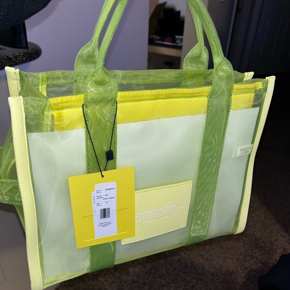 The medium mesh tote bag.